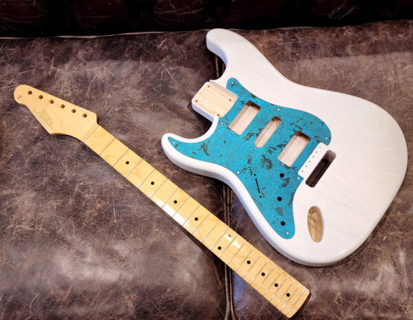 【近日入荷】stilblu Model S. Lefty (White Blonde/Light Aged) #264 -Ash/Maple/Patina Copper Blue-